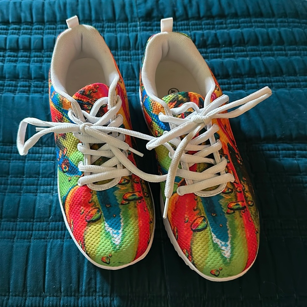 Women’s Size 40 or 8 Like New Sneakers
